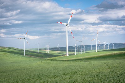 Renewable electricity: best buffer against gas price volatility