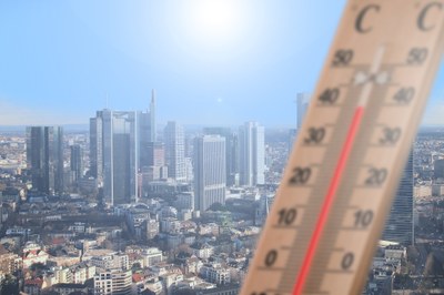 Raffreddare gli edifici in modo sostenibile in Europa: esplorare i collegamenti tra mitigazione e adattamento ai cambiamenti climatici e i loro impatti sociali