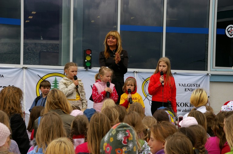 Youth participating in the festival of clean air with popstars